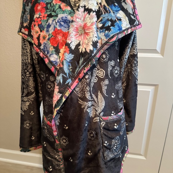 New JOHNNY WAS Joan Wrap Sherpa Jacket Farfalla Reversible Size Medium - Picture 8 of 11